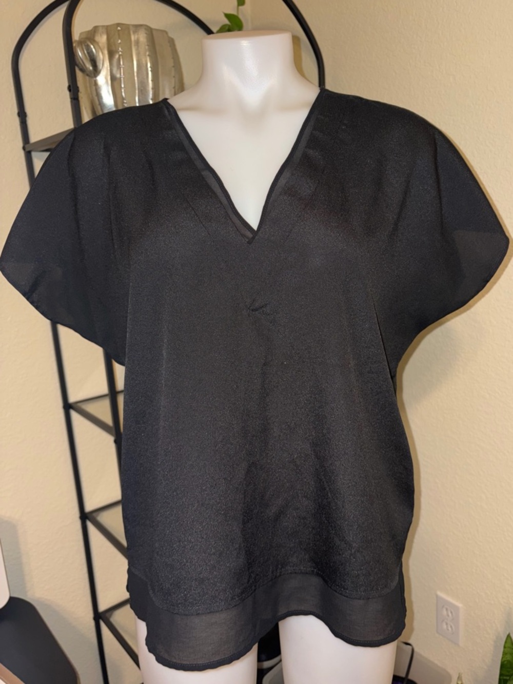 DKNY Black V-Neck Flutter Sleeve Blouse